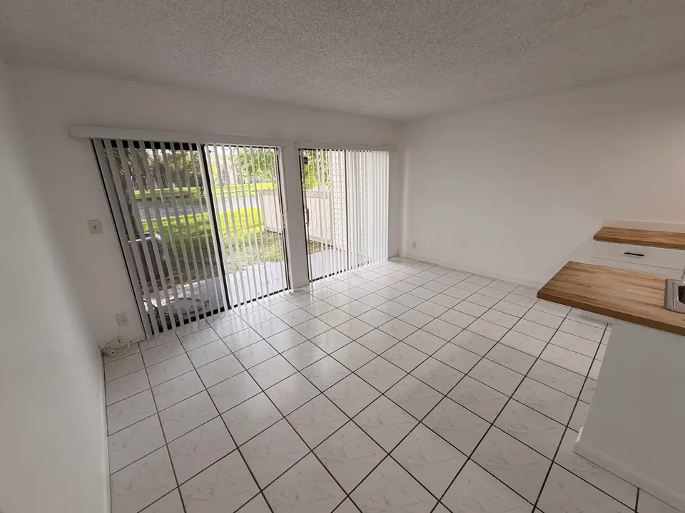 9825 NW 37th Street, Sunrise, FL 33351