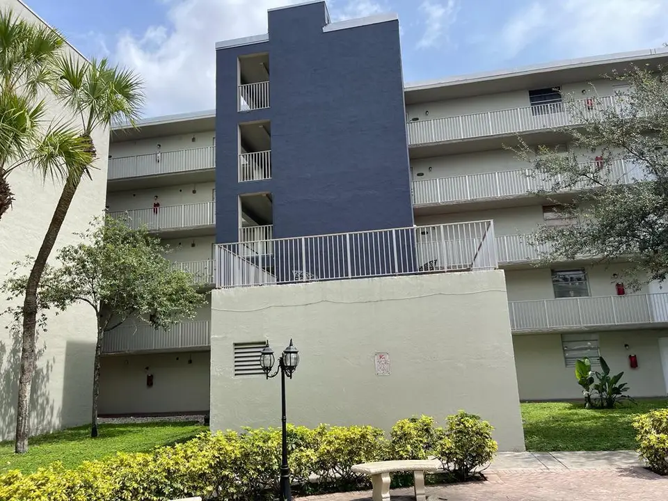 10000 NW 80th Court 2534, Hialeah Gardens, FL 33016
