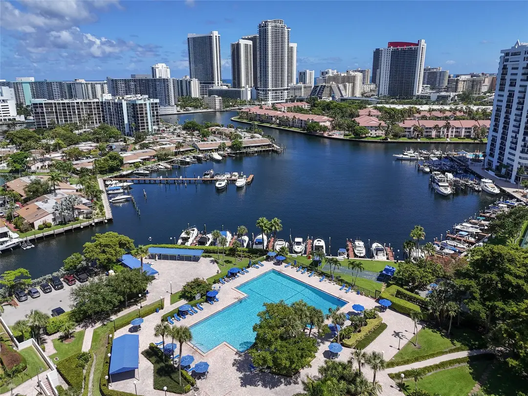 2500 PARKVIEW Drive 1710, Hallandale Beach, FL 33009