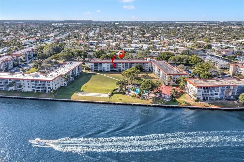 3150 NE 48th Court 204, Lighthouse Point, FL 33064