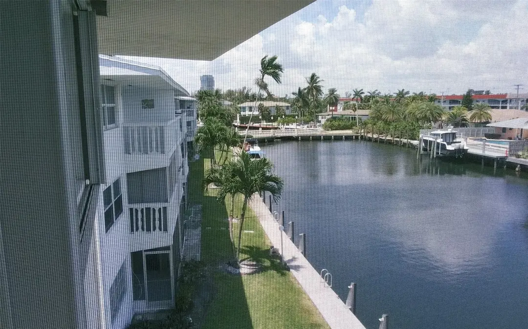 460 Paradise Isle Boulevard 301, Hallandale Beach, FL 33009