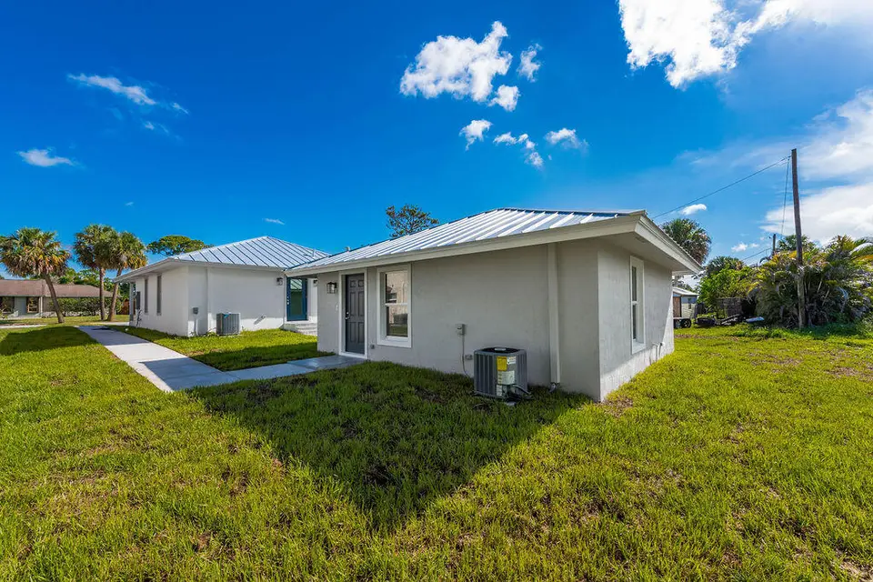 3018 SE Iris Street 2, Stuart, FL 34997