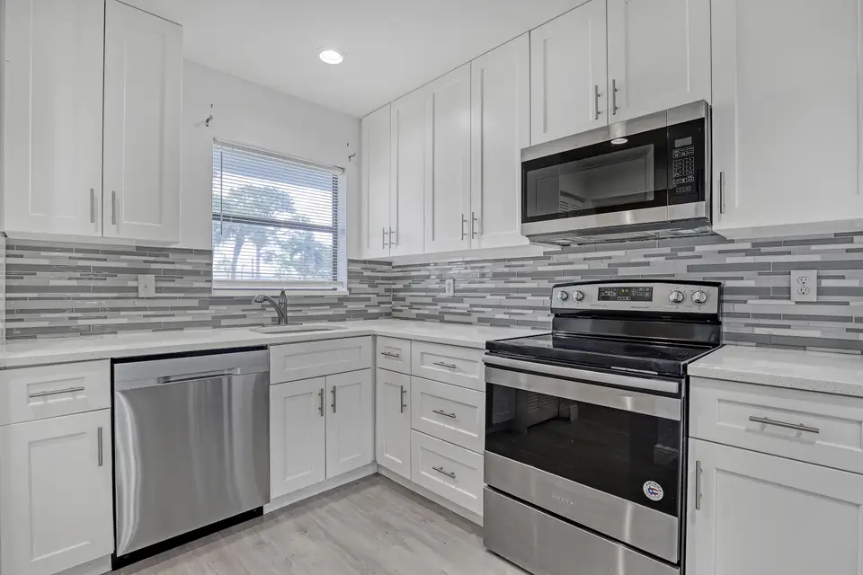4575 LUCERNE LAKES Boulevard 103, Lake Worth, FL 33467