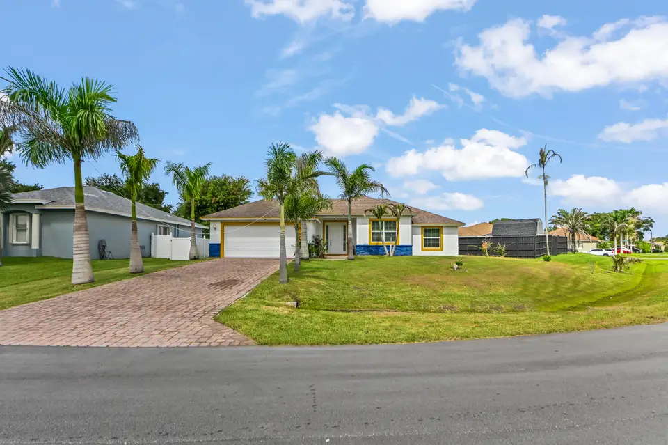 2194 SW SALMON Road, Port St. Lucie, FL 34953
