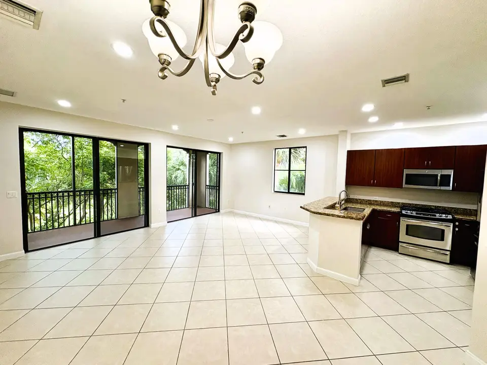 3020 NW 125th Avenue 315, Sunrise, FL 33323