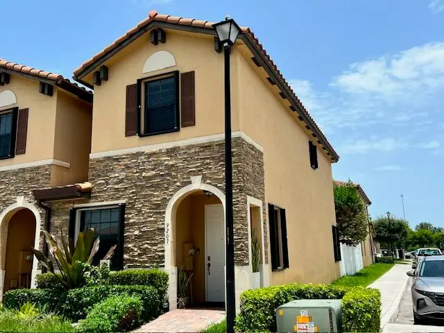 9207 W 33rd Lane, Hialeah, FL 33018