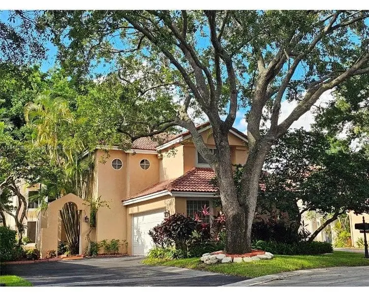 10019 NW 5 Street, Plantation, FL 33324