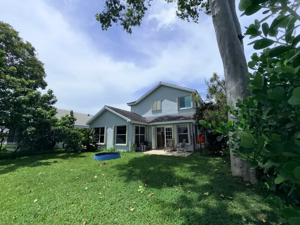 8870 Woodside Court, Davie, FL 33328