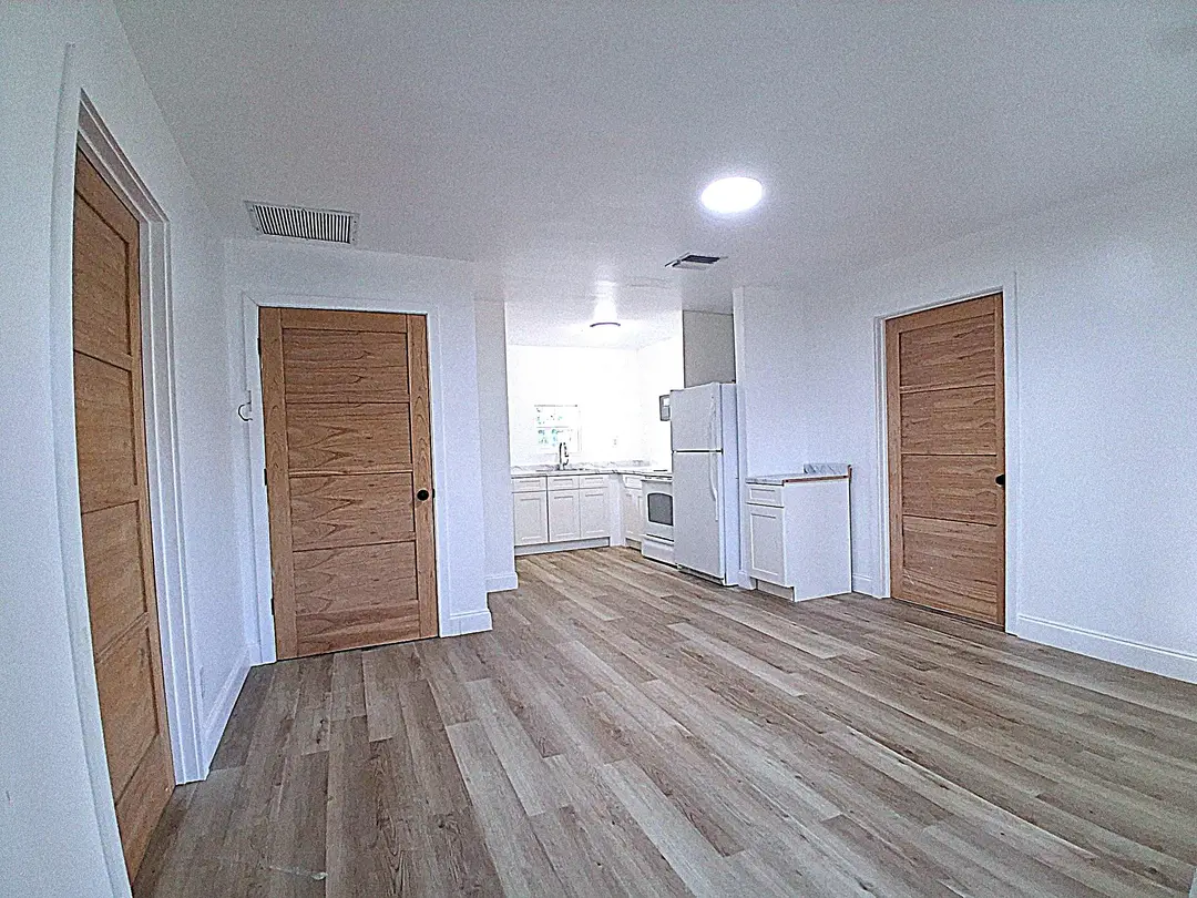 625 lr to kitchen