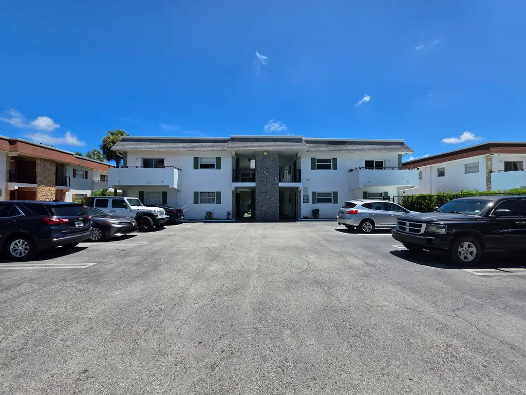 214 SW 1ST Street I-2, Pompano Beach, FL 33060