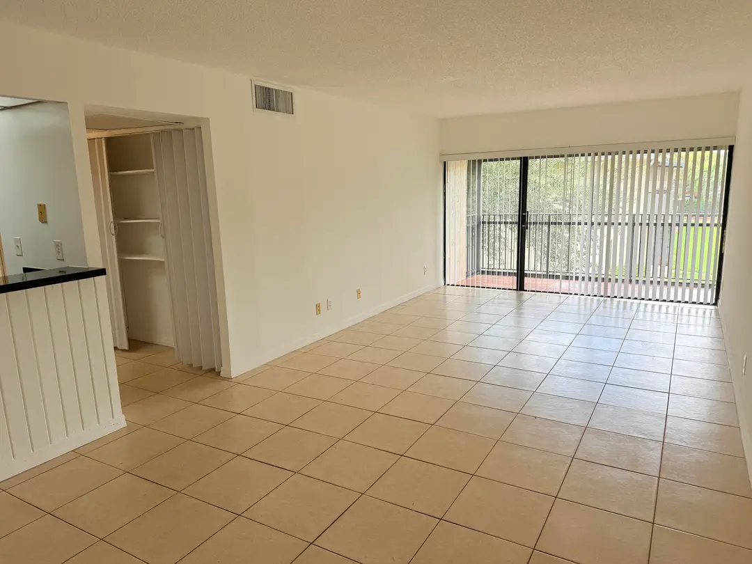 5981 WASHINGTON Street 207, Hollywood, FL 33023