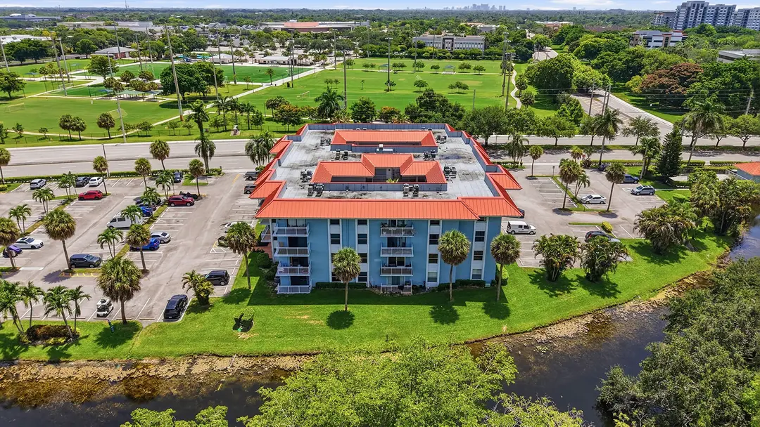 505 S PINE ISLAND Road B310, Plantation, FL 33324