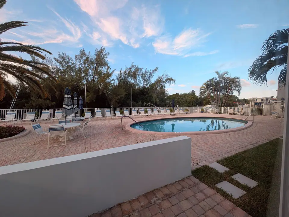 2860 NE 14th Street Causeway 102d, Pompano Beach, FL 33062