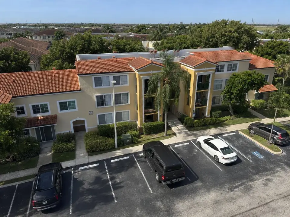103 Yacht Club Way 208, Hypoluxo, FL 33462