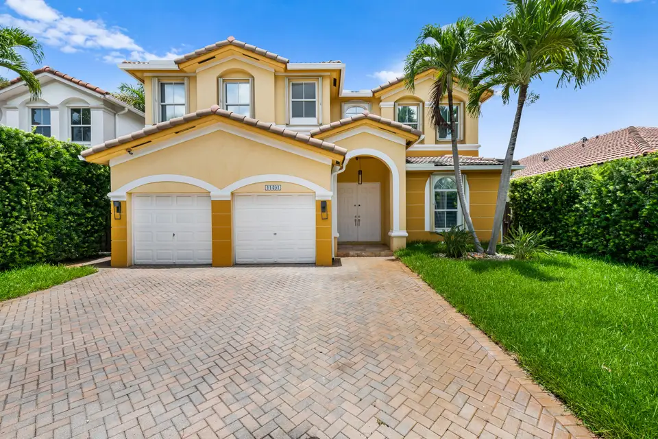 11491 NW 82nd Terrace NW, Doral, FL 33178
