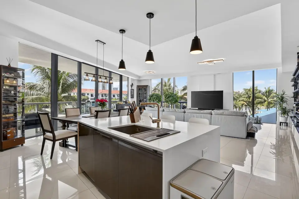 3250 NE 188th Street 201, Aventura, FL 33180