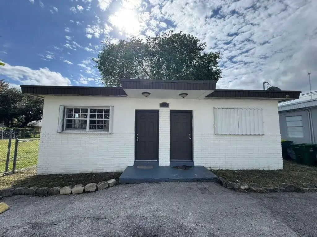 1042 Foster Road 1-2, Hallandale Beach, FL 33009