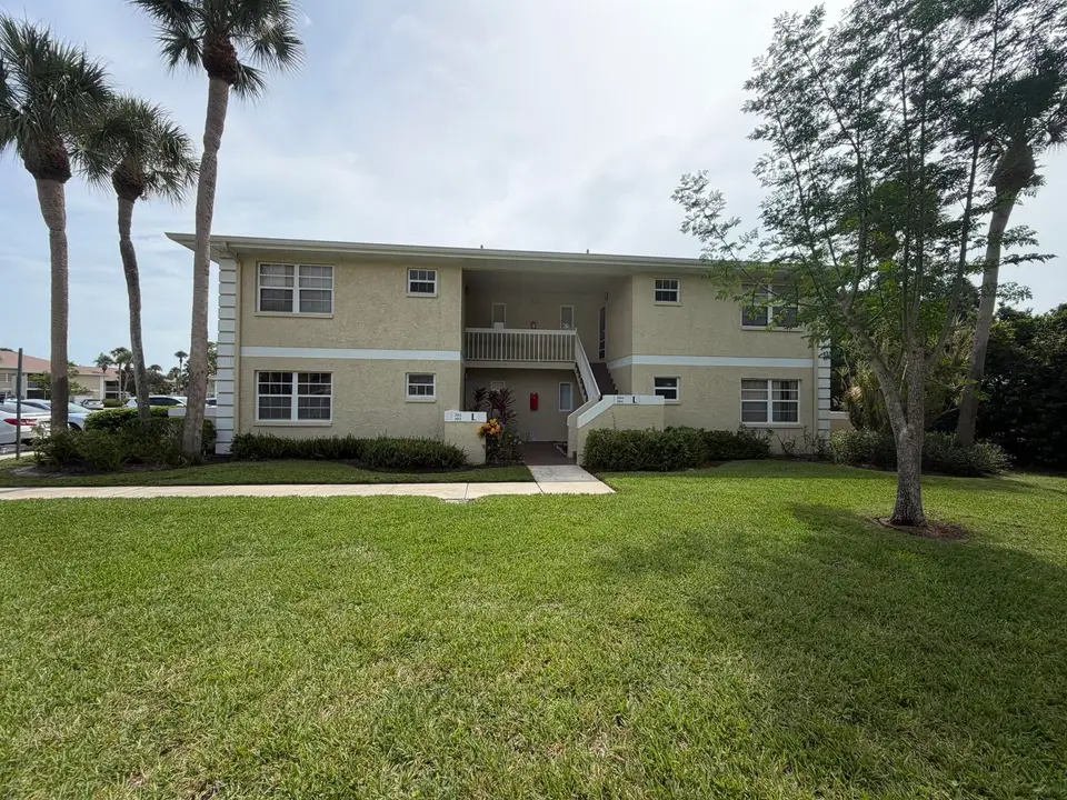 1546 SE ROYAL GREEN Circle 102, Port St. Lucie, FL 34952