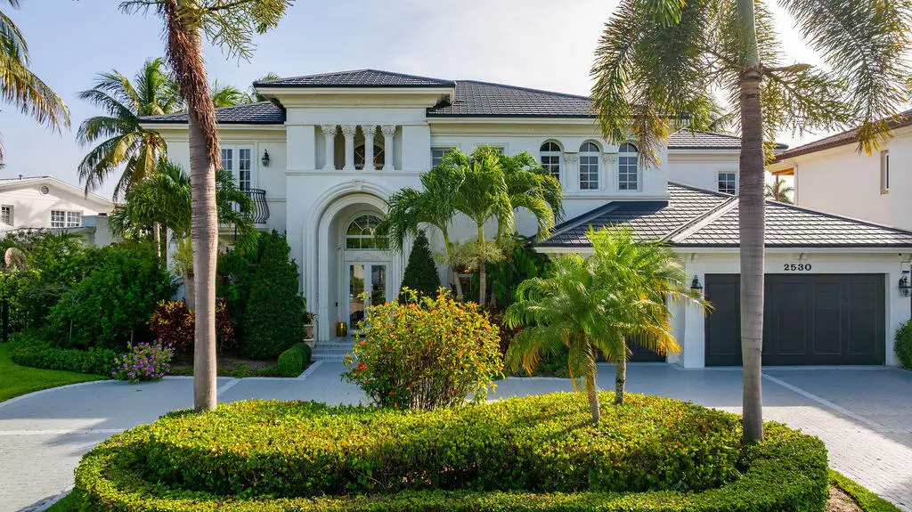 2530 NE 31ST Court, Lighthouse Point, FL 33064