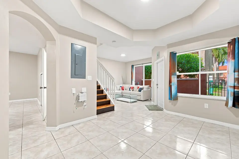 732 SW 106th Avenue 2011, Pembroke Pines, FL 33025