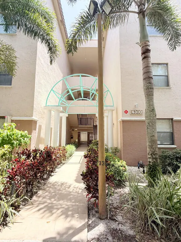 4300 NW 30th Street 343, Coconut Creek, FL 33066