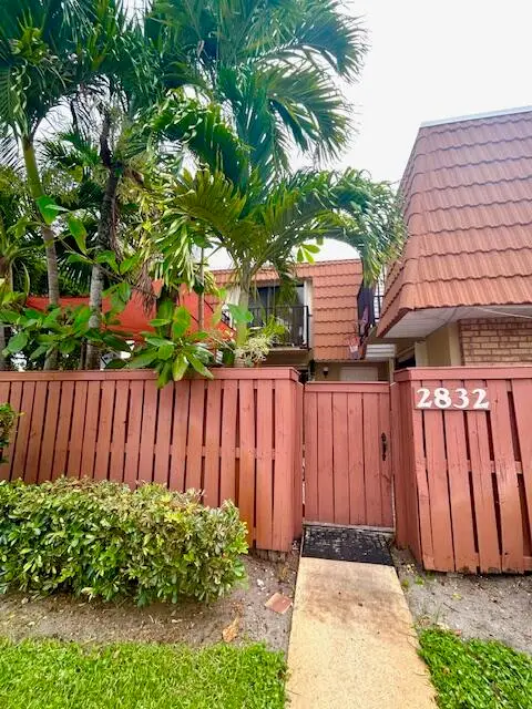 2832 SW 12th Street, Deerfield Beach, FL 33442