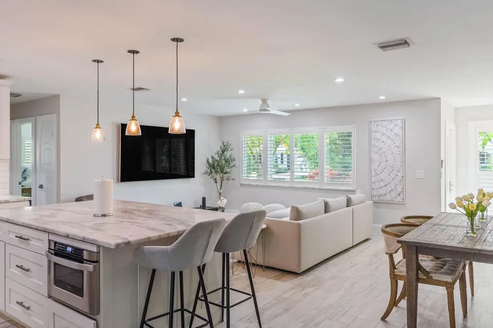2830 SW 5th Street, Boynton Beach, FL 33435