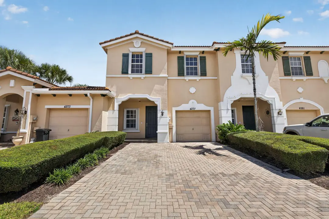 4277 SW Pine Cove Court, Stuart, FL 34997
