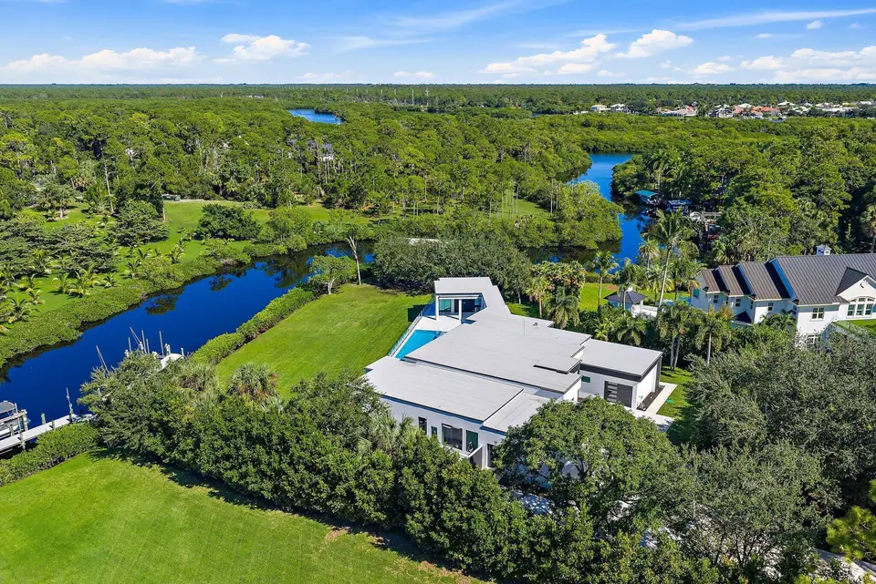 8309 SE RIVERS EDGE Street, Jupiter, FL 33458