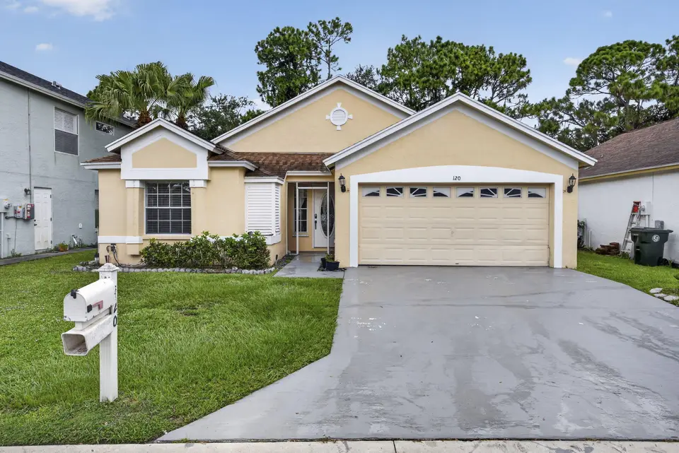 120 Paddock Lane, Greenacres, FL 33413