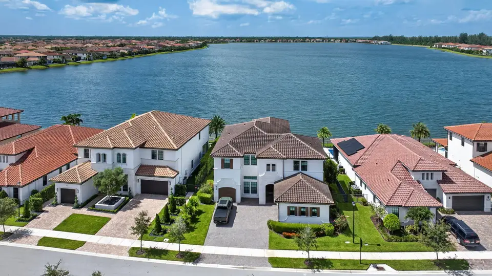 12450 N PARKLAND BAY Trail, Parkland, FL 33076
