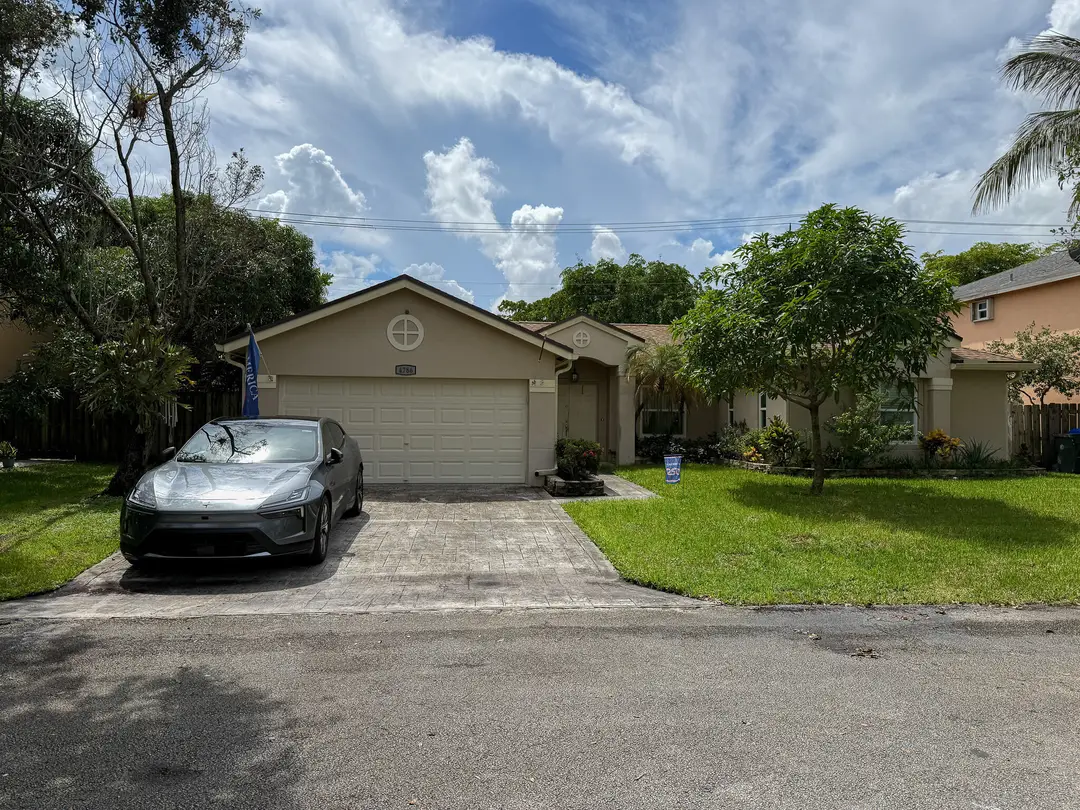4786 NW 14th Street, Coconut Creek, FL 33063