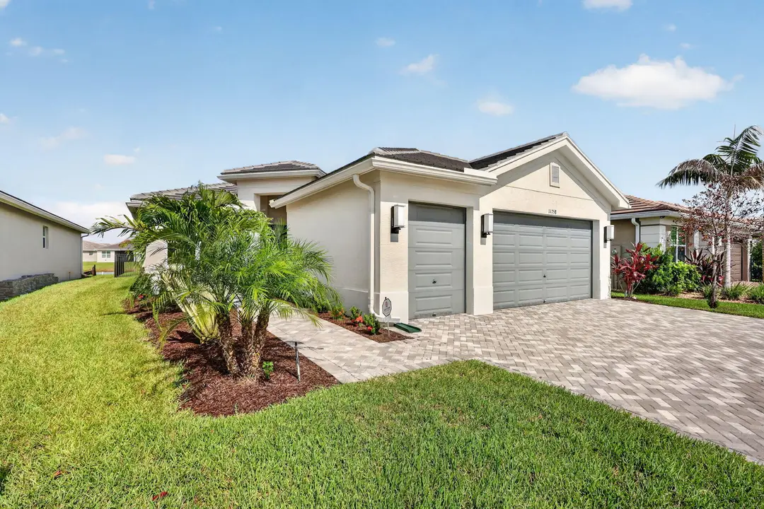 PALAZZO 11758 SW CORAL COVE PKWY.
