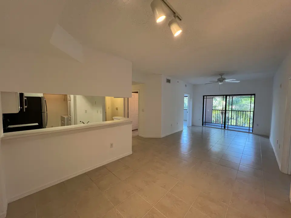 2812 GRANDE Parkway 301, Palm Beach Gardens, FL 33410