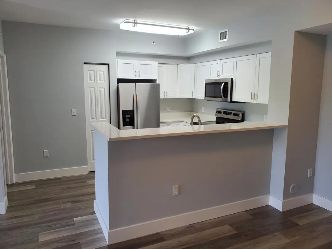 8070 N NOB HILL Road 106, Tamarac, FL 33321