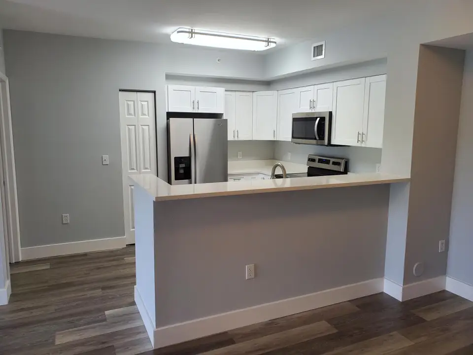 8070 N NOB HILL Road 106, Tamarac, FL 33321