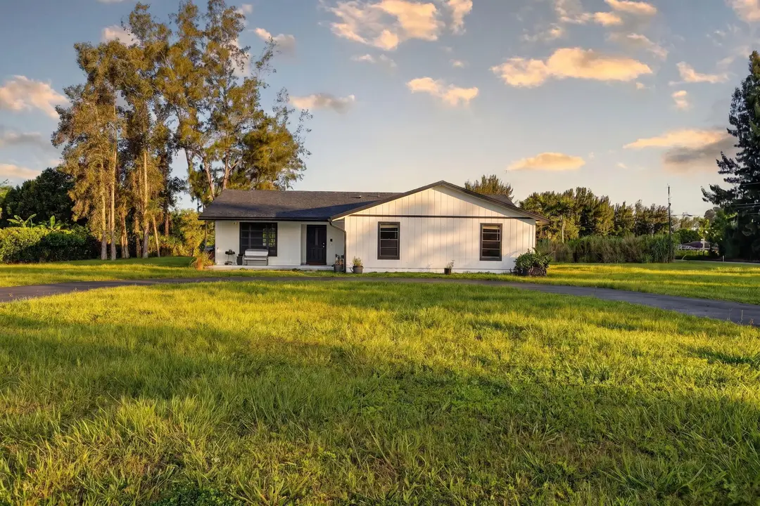 5989 COCONUT Boulevard, The Acreage, FL 33411