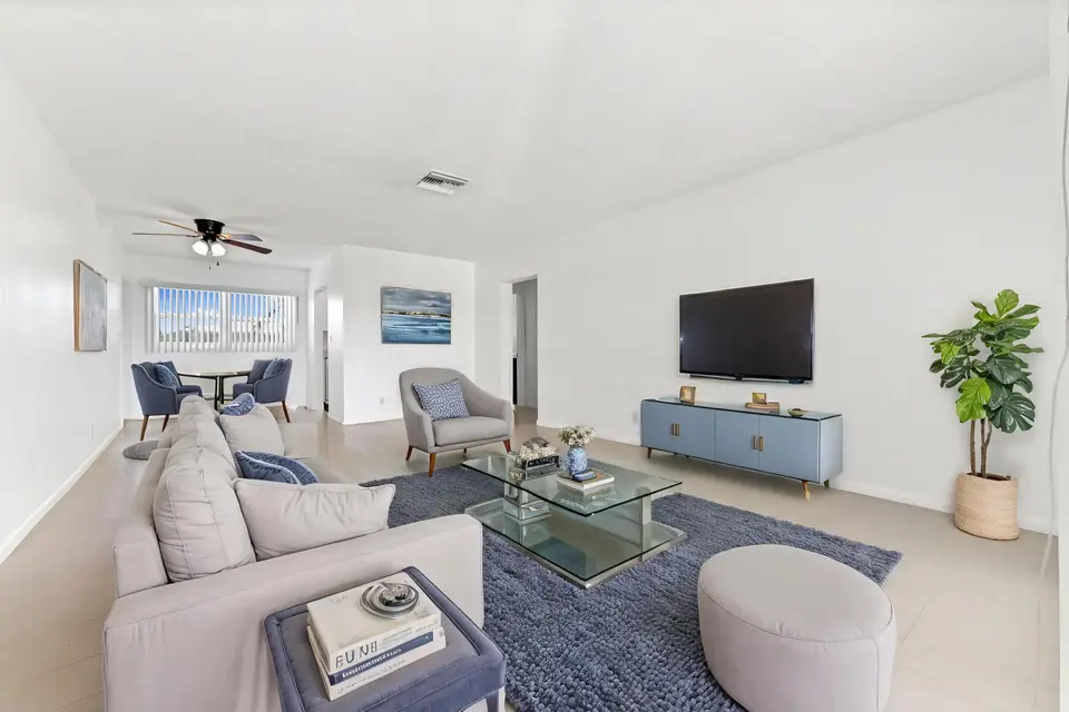 2755 NE 28th Avenue F-1, Lighthouse Point, FL 33064