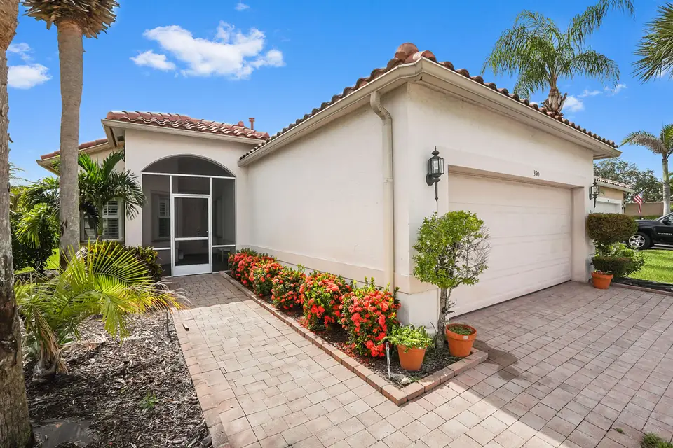 390 NW Breezy Point Loop, Port St. Lucie, FL 34986