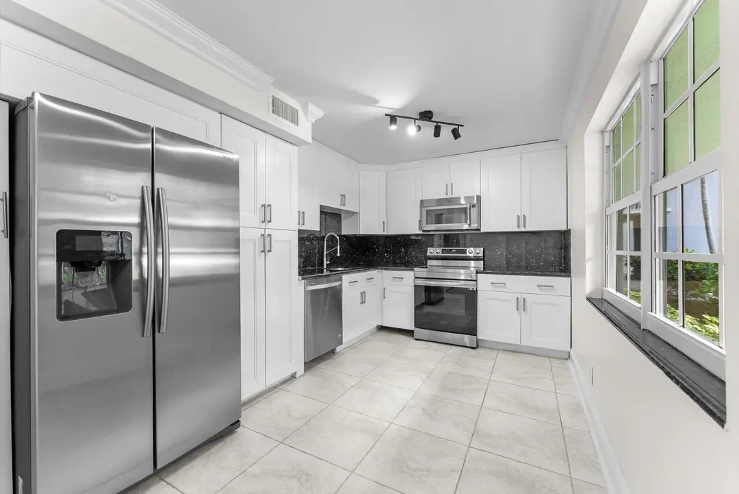 4240 OAKS Terrace 103, Pompano Beach, FL 33069