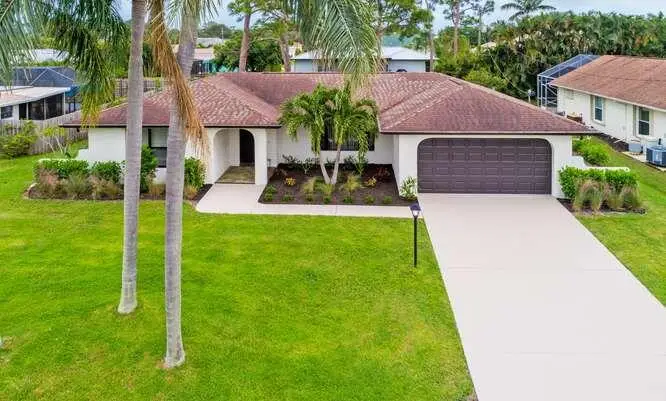 2413 SE Wishbone Road, Port St. Lucie, FL 34952