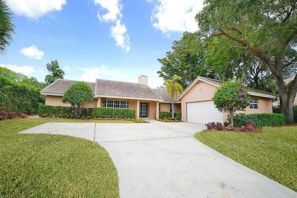 6943 Giralda Circle, Boca Raton, FL 33433