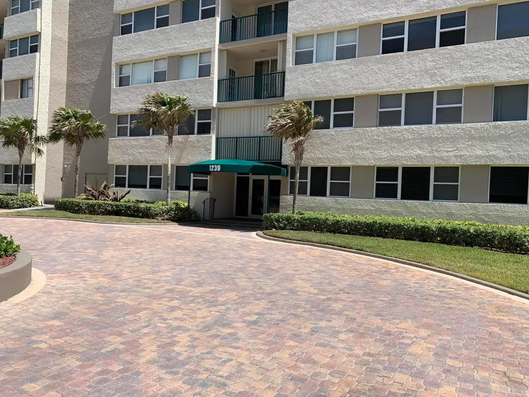 1237 S HILLSBORO MILE Hillsboro Mile N 601, Hillsboro Beach, FL 33062