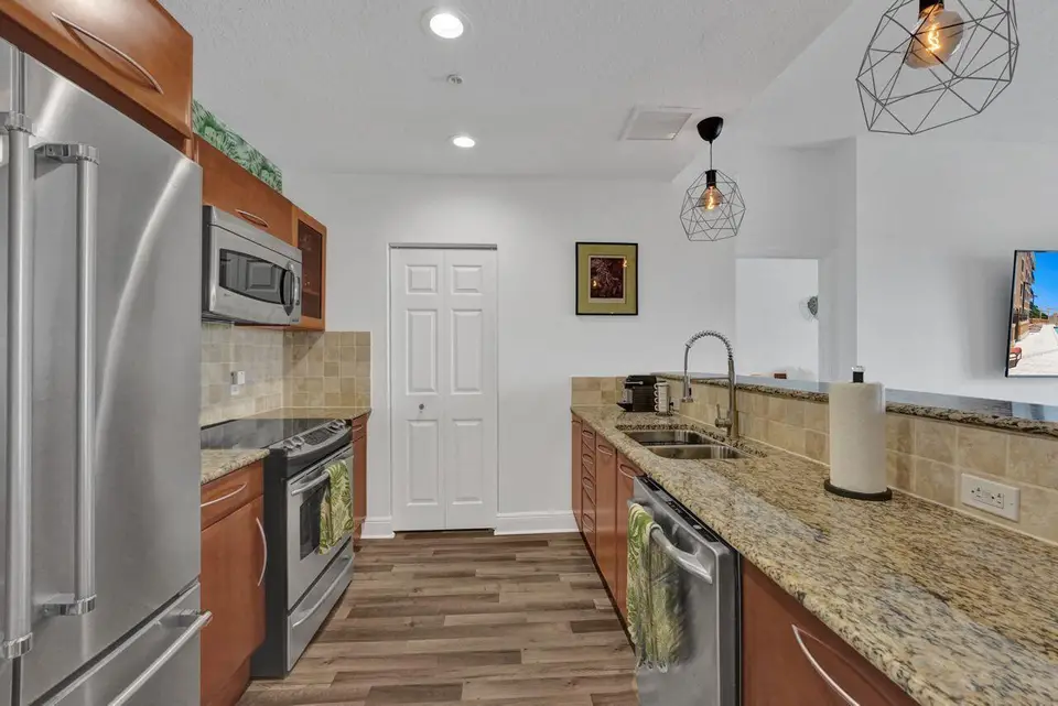 511 LUCERNE Avenue 613, Lake Worth Beach, FL 33460