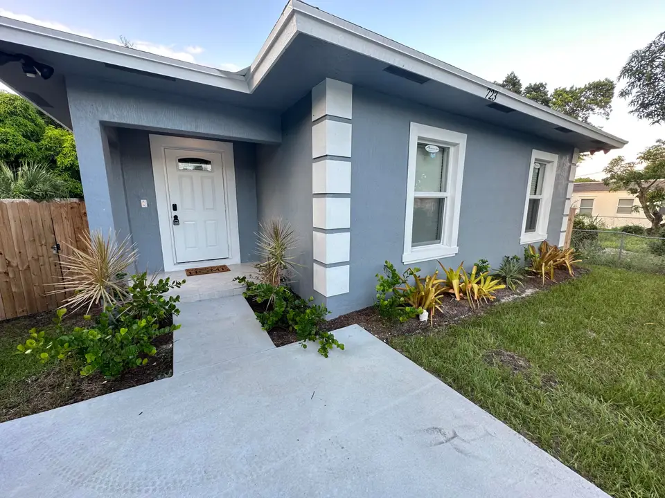723 20TH Street, West Palm Beach, FL 33407