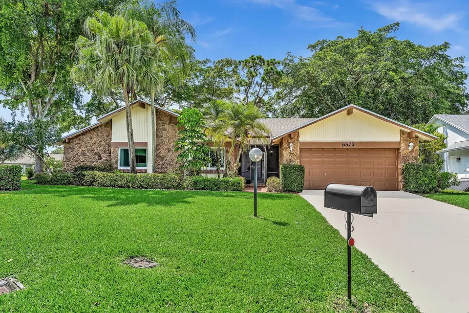 5572 Sugar Mill Court, Delray Beach, FL 33484