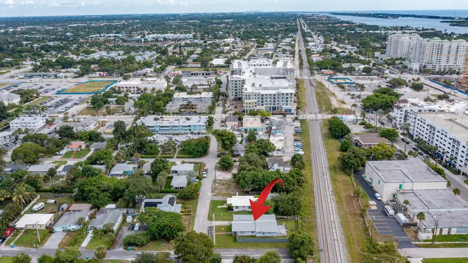 222 SE 3RD Street, Boynton Beach, FL 33435