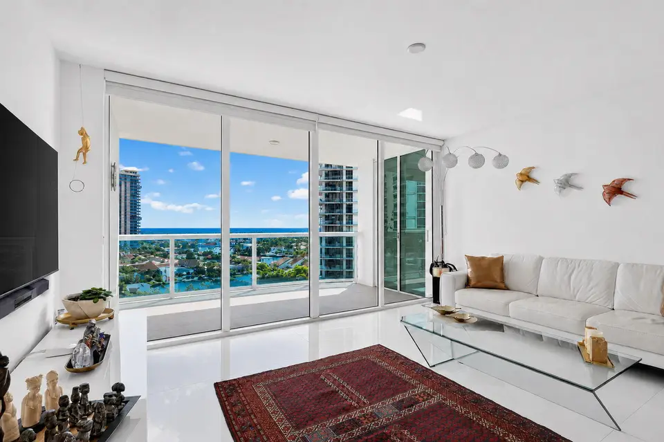 19400 Turnberry Way 921, Aventura, FL 33180