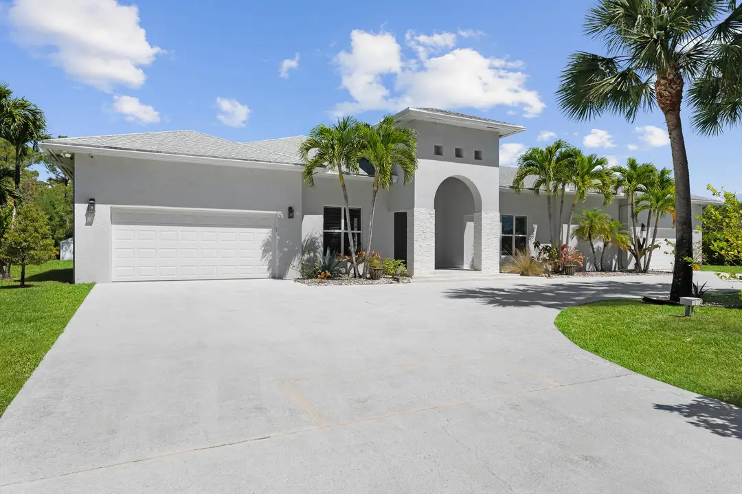 Front 15503 Temple Blvd