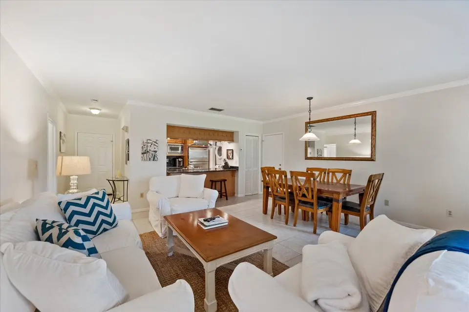 13334 Polo Club Road 329, Wellington, FL 33414